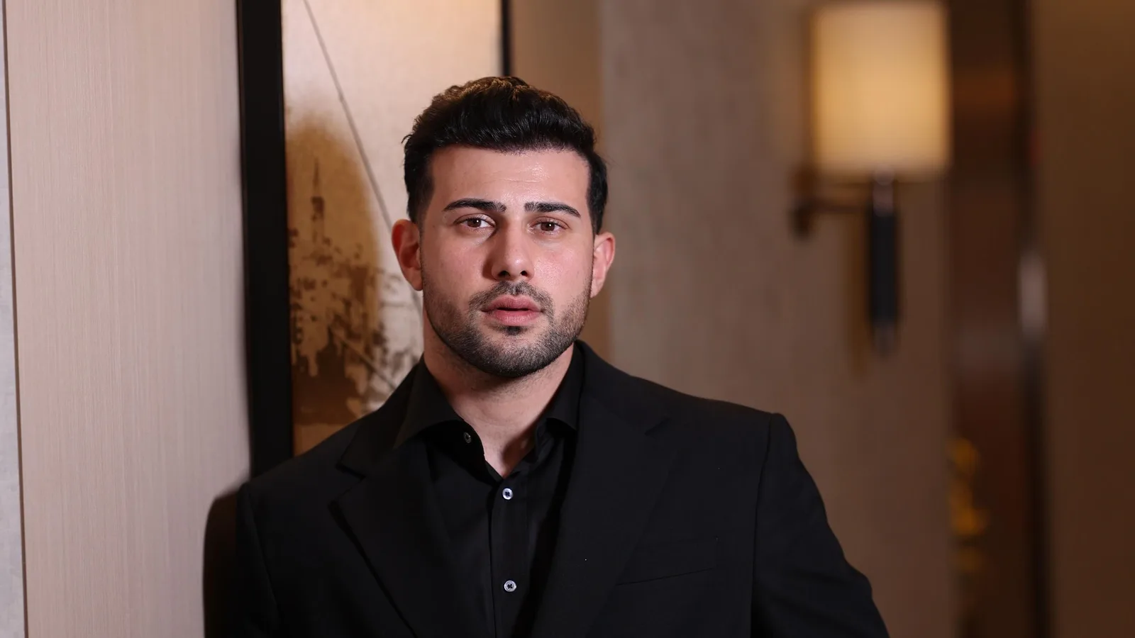 RÖPORTAJ: Asla Modası Geçmeyen Gelin Saçı — Batuhan Gelişli Anlatıyor