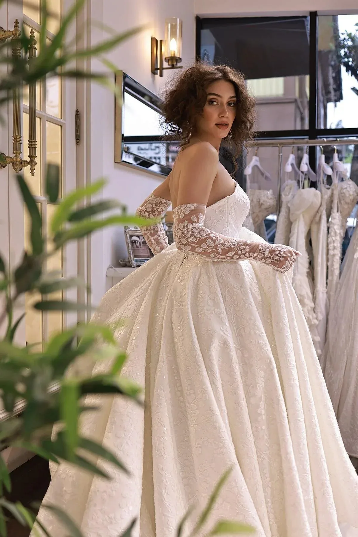 Valerie Straplez Dantel İşlemeli Prenses Model Gelinlik