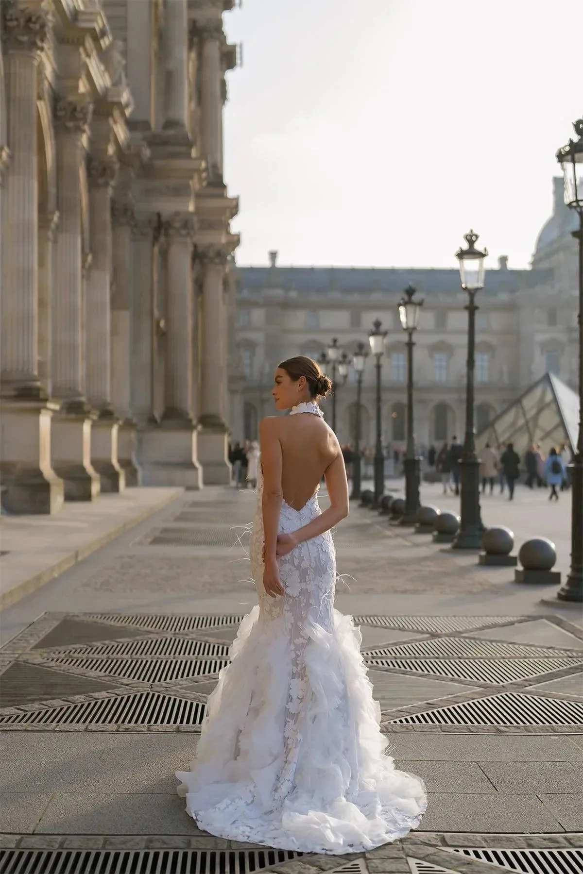 Le Flâneur Halter Yaka Fırfırlı Sırt Dekolteli Balık Gelinlik