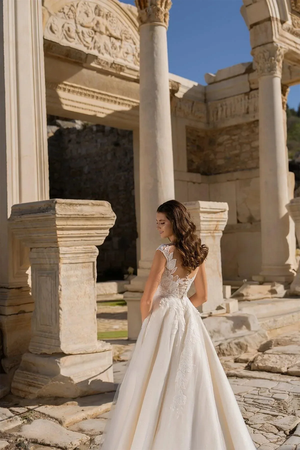Mithridates Düşük Omuz Drapeli Helenistik Gelinlik