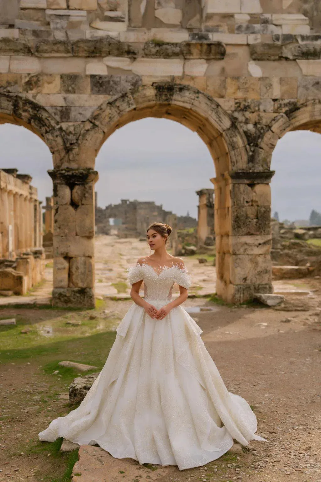 Aphrodite Madonna Yaka Otrişli Prenses Gelinlik