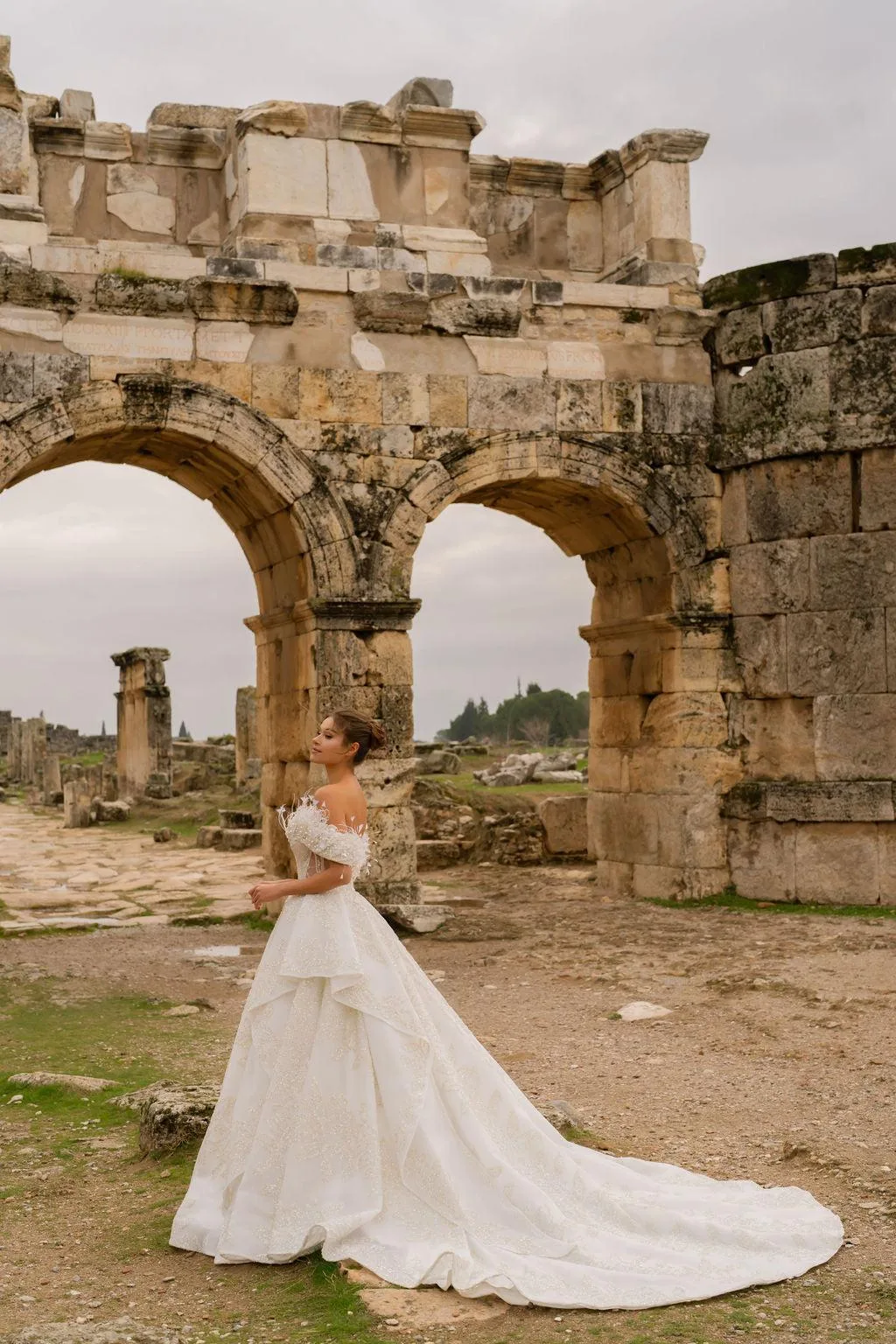 Aphrodite Madonna Yaka Otrişli Prenses Gelinlik