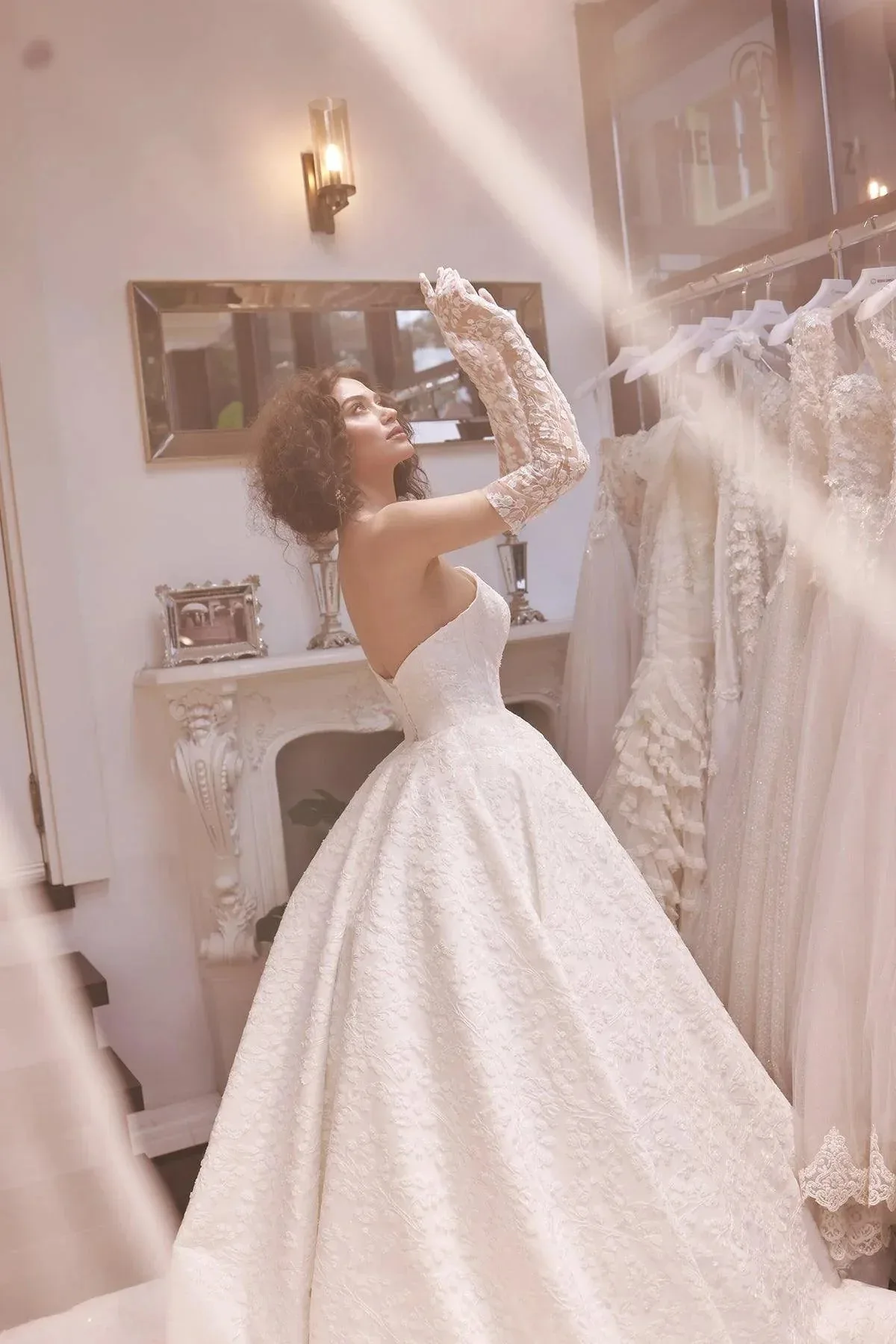 Valerie Straplez Dantel İşlemeli Prenses Model Gelinlik