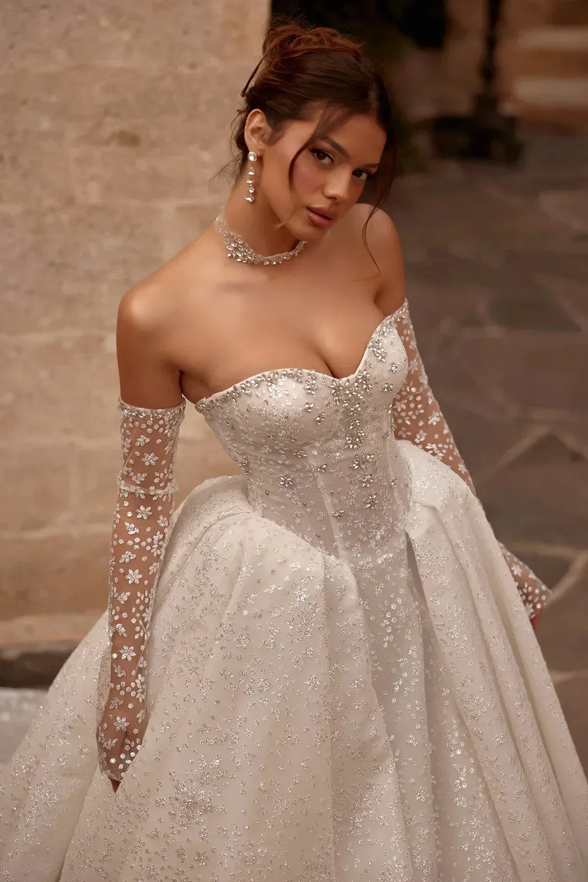 Leya Glitter Işıltılı Swarovski İşleme Detaylı Uzun Kollu Straplez Prenses Gelinlik