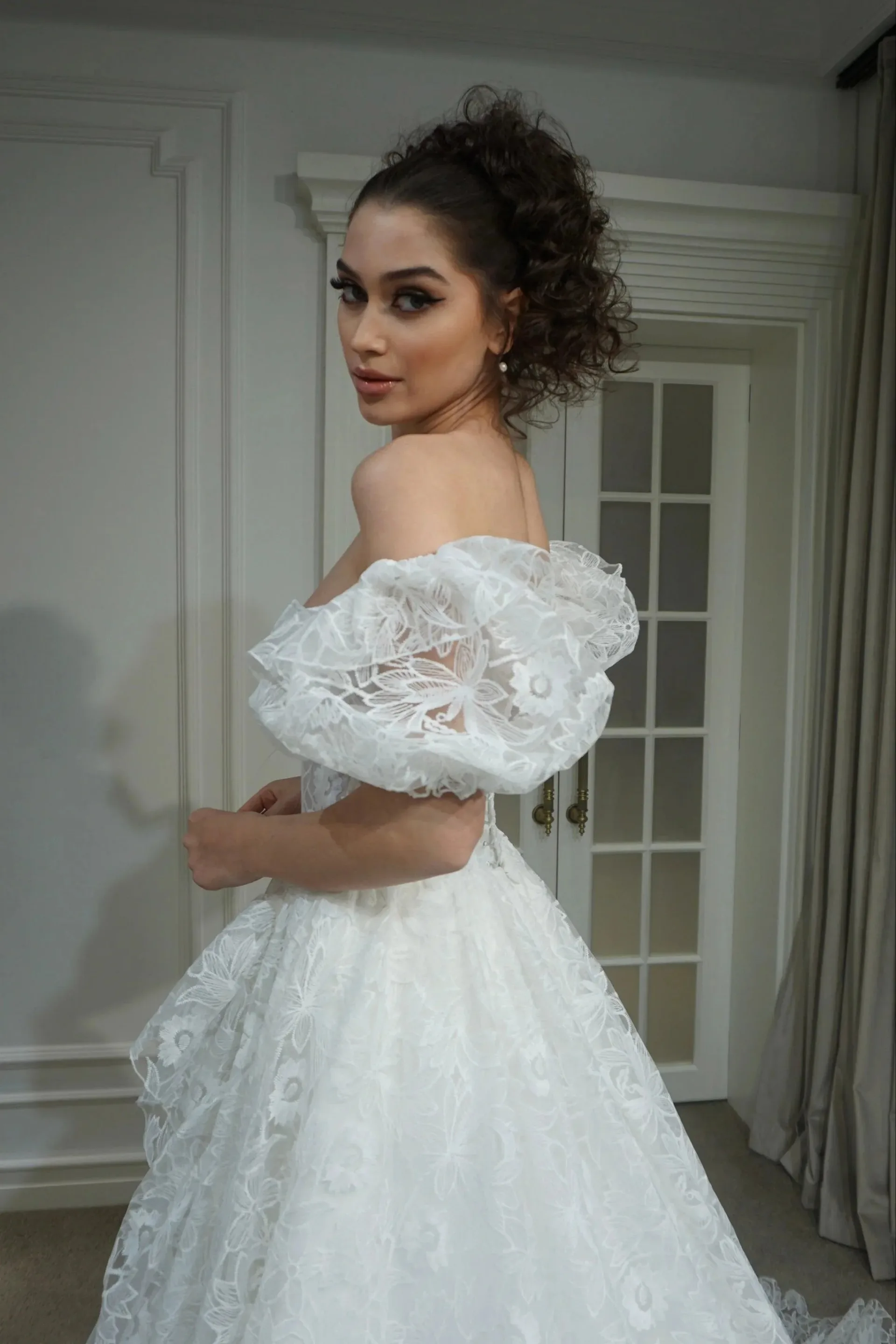 Hollie Dantel Balon Kol A Kesim Gelinlik