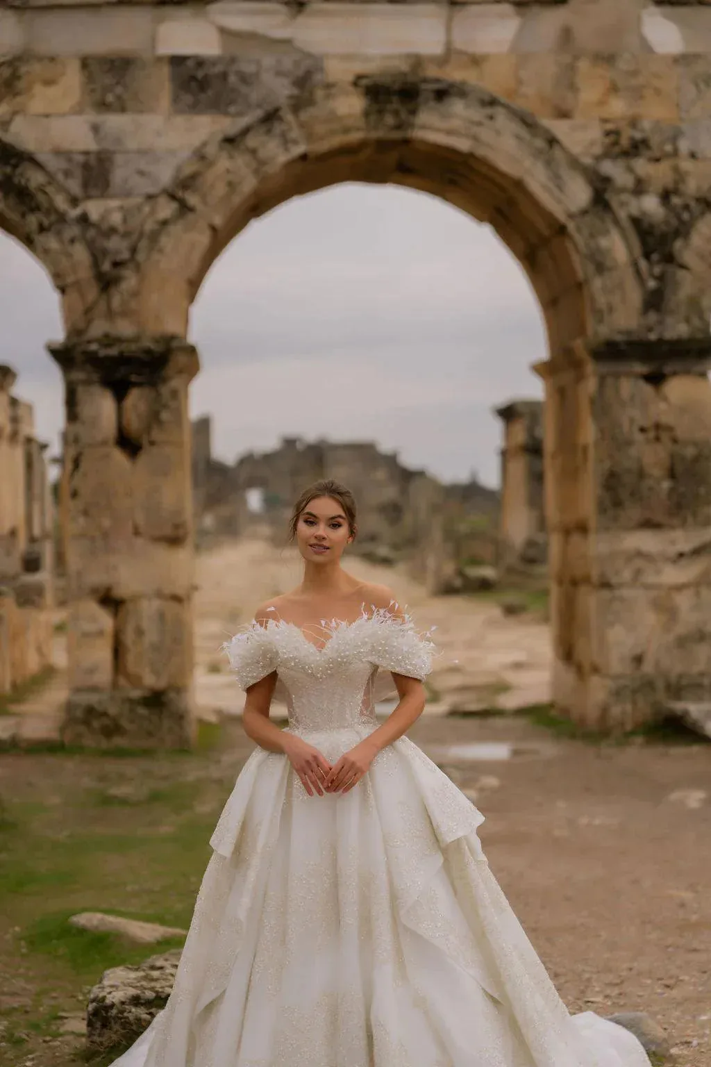 Aphrodite Madonna Yaka Otrişli Prenses Gelinlik