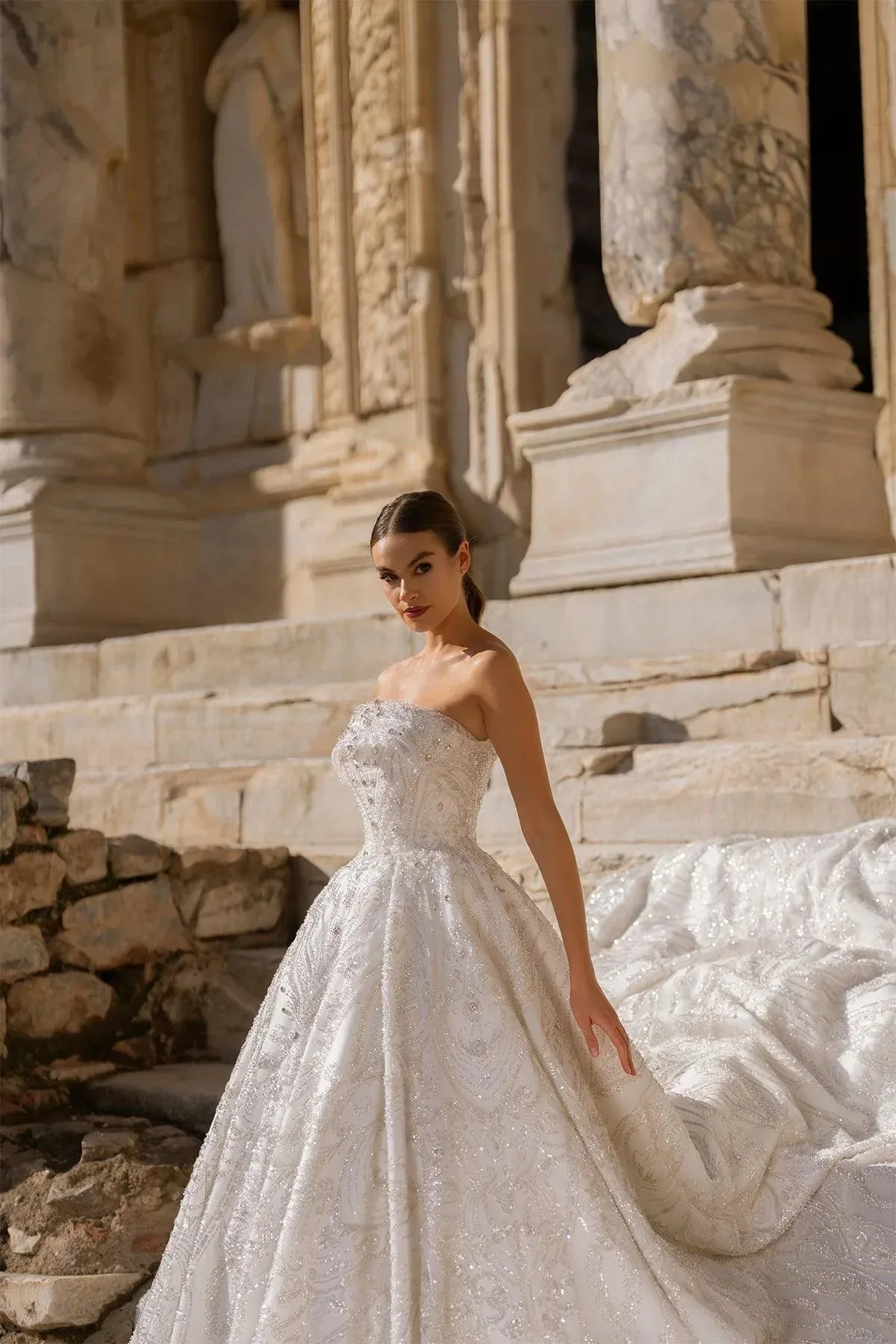 Tiberius Straplez Swarovski İşlemeli Prenses Gelinlik