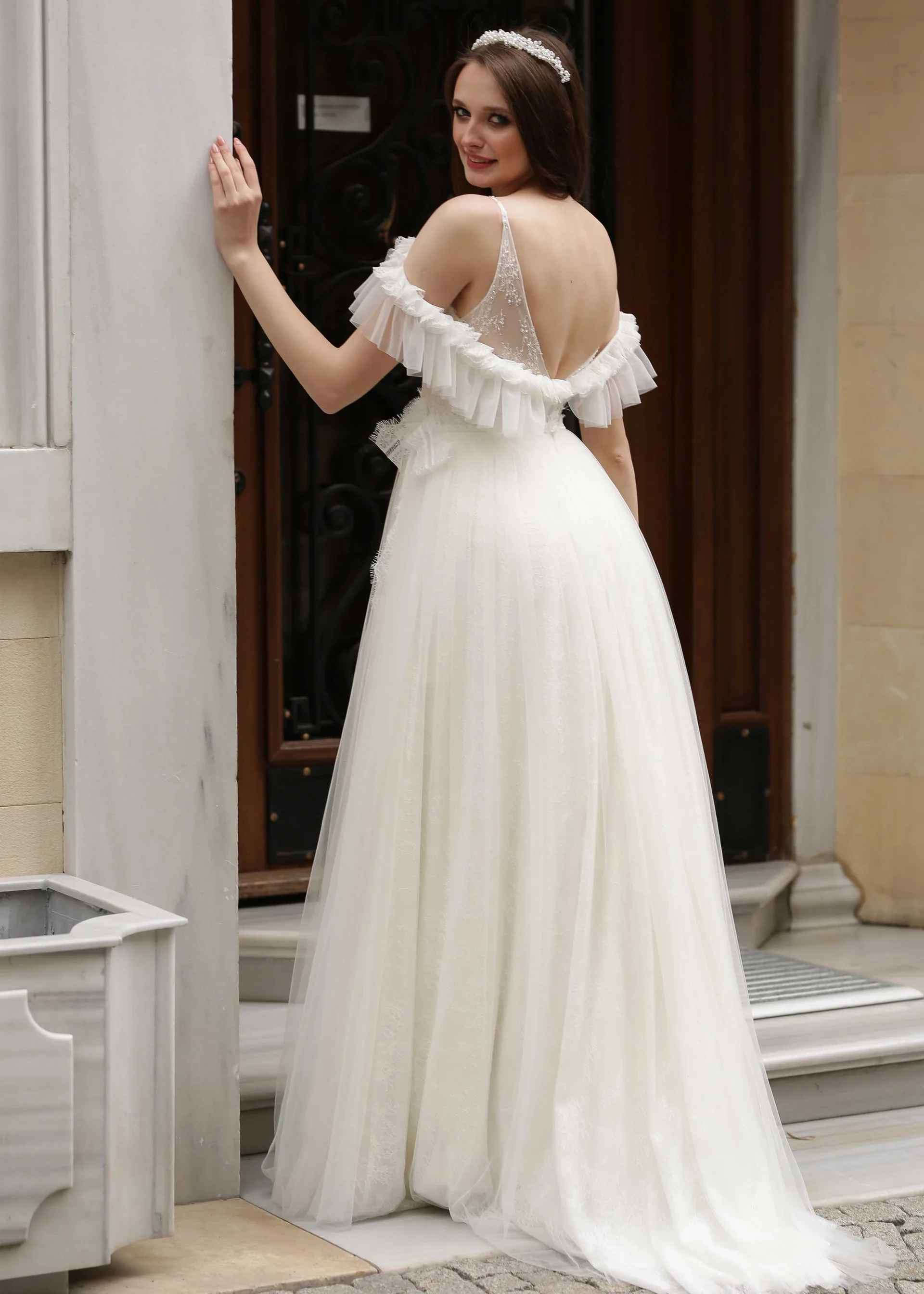 V Yaka Askılı Düşük Omuzlu Drape Tül Detaylı Soft Helen Gelinlik - 1251