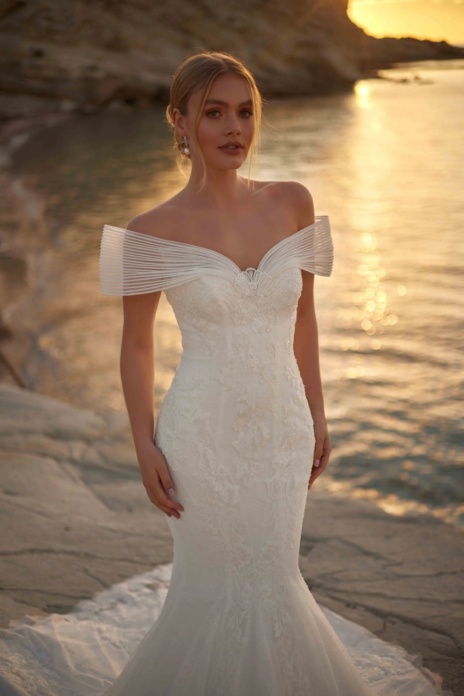 Madonna Yaka Lez Dantelli Boydan Balık Kesim Gelinlik - 20B216