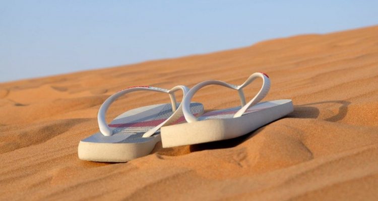 Sahil Düğünü İsteyenlere İlham Verecek 5 Ayakkabı Önerisi